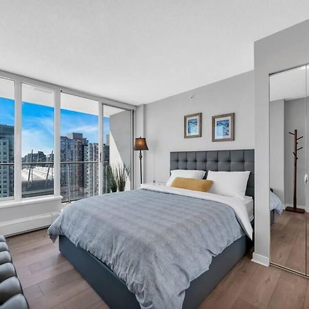 Spacious Dt 2-Bdr High-Rise With View, Pool, Gym Ванкувер Екстер'єр фото
