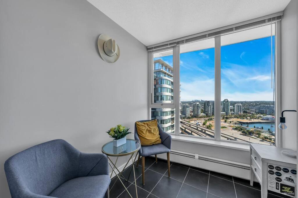 Spacious Dt 2-Bdr High-Rise With View, Pool, Gym Ванкувер Екстер'єр фото